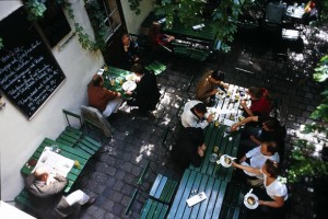 Sidewalk-Cafe--Amerlingbeisel_588