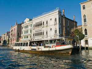 Vaporetto in front of Ca D'Oro