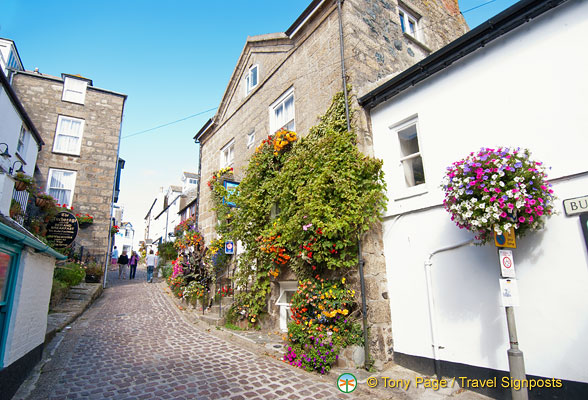 Walking around the beautiful streets of St Ives
