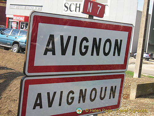 Avignon road sign