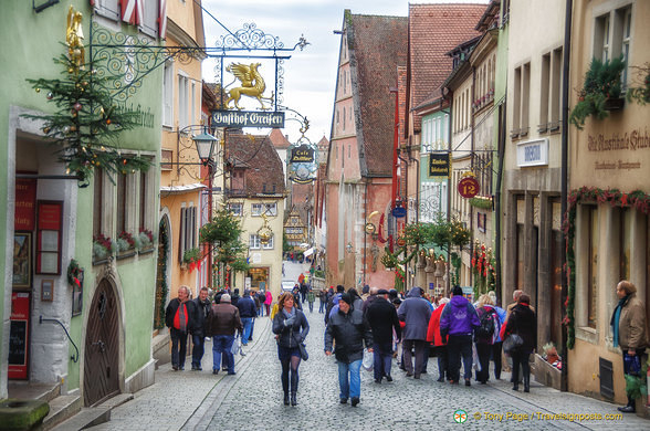 Christmas shoppers in Rothenburg