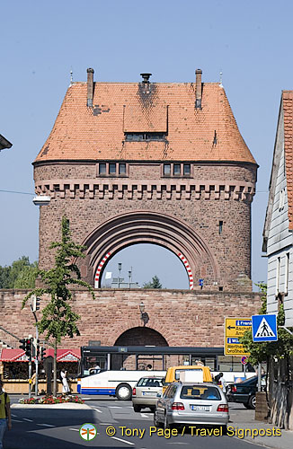 Holsten Tor, gateway to the Spessartbrücke