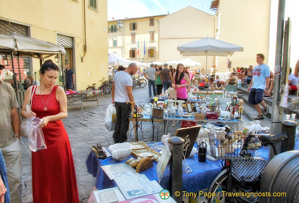 The Piazza Santo Spirito market 