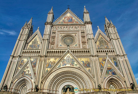 A wealth of artwork on the facade of Orvieto Duomo