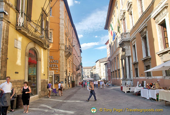 Corso Vannucci, the pedestrianized main street in Perugia centro storico