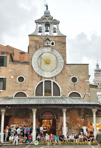The famous clock face of San Giacomo di Rialto