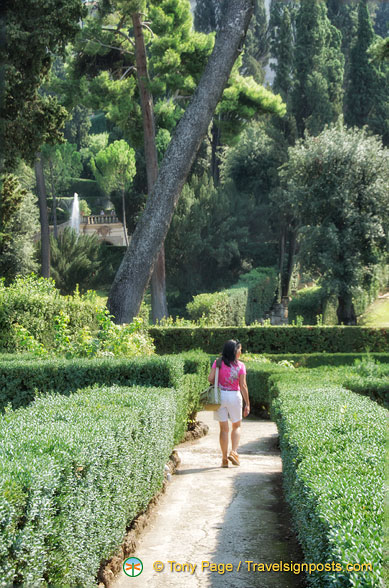 Me, enjoying the beautiful Villa d'Este gardens