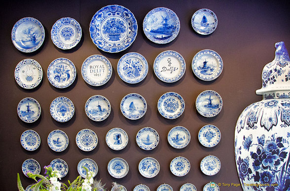 A collection of Delft plates