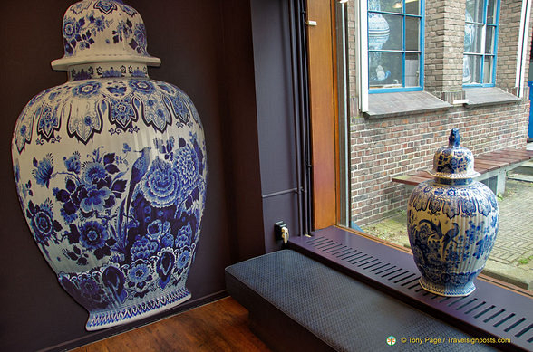 Delft vases