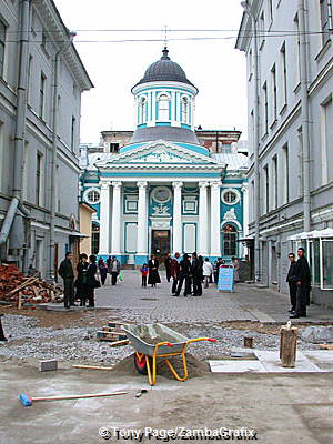 Armenian church on Nevskiy Prospekt with its Neo-classical portico and single cupola
