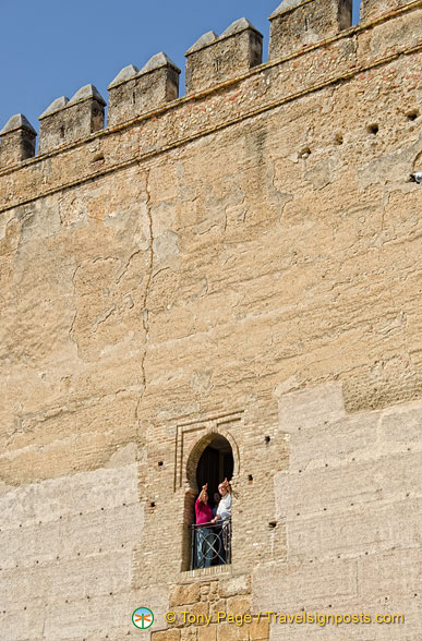 It's possible to visit the upper levels of the Puerta de Seville