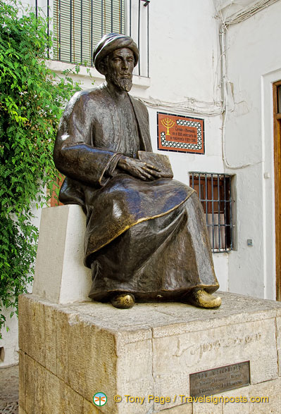 Statue of Maimonides