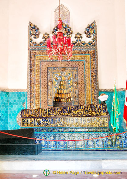 View of the sarcophagus and mihrab