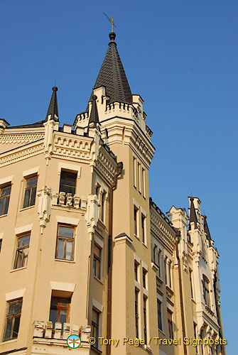 St Andrew's Church and Flea Market, Andriyivsky uzviz (St Andrew's Descent), Kyiv (Kiev)