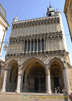 Notre Dame de Dijon facade