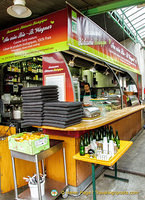 Au coin bio - a food stall in Marché des Enfants Rouges