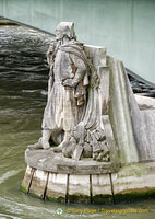 Zouave statue serves as a measure of water level of the Seine