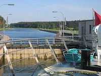 Continental Divide, Main-Danube Canal Locks