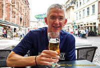 The ever-thirsty Steve and his Welde N º 1, a prize-winning Weldebräu beer
