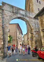 Roman archway in Assisi