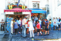 Line of people waiting for a free-tasting of limoncello