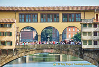 Ponte Vecchio has three segmental arches