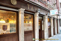 Taverna dei Dogi - a very busy ristorante