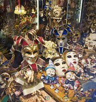 A great Venetian mask shop in San Polo