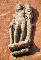 Statue of Hercules on Casa Tintoretto