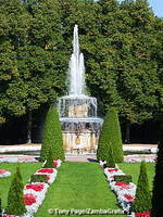 Peterhof palace garden