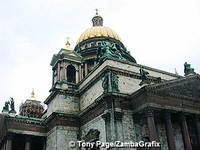 Golden dome of St. Isaac's Cathedral