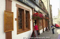 The Greyfriars Pub, a good spot for a lunch break [Greyfriars Kirk - Edinburgh - Scotland]