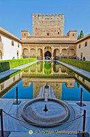 Patio de los Arrayanes: This pool plays an important part in the Comares Palace
