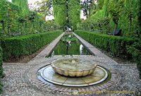 Lower Gardens: Fountain in the pergola