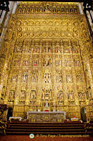 Retablo Mayor made up of 44 gilded relief panels the the reredos.