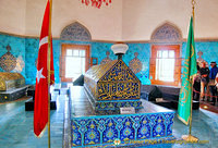 Sarcophagus of Mehmed I in the centre of the room