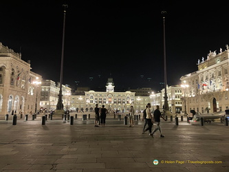 Piazza Unità d'Italia by night