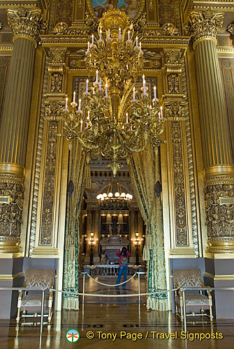 Palais-Garnier_Paris_France_0271.jpg