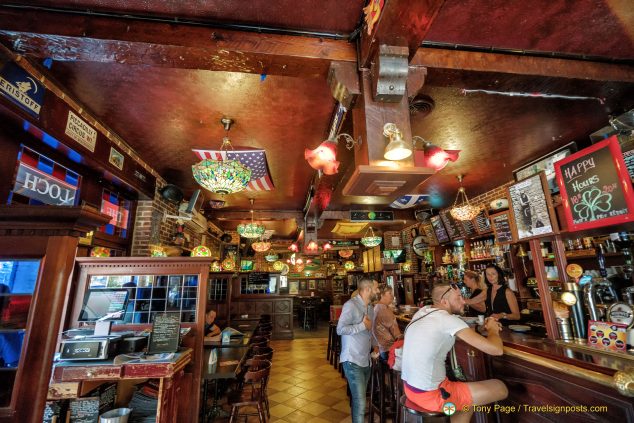  Loch Ness Pub, Cavaillon