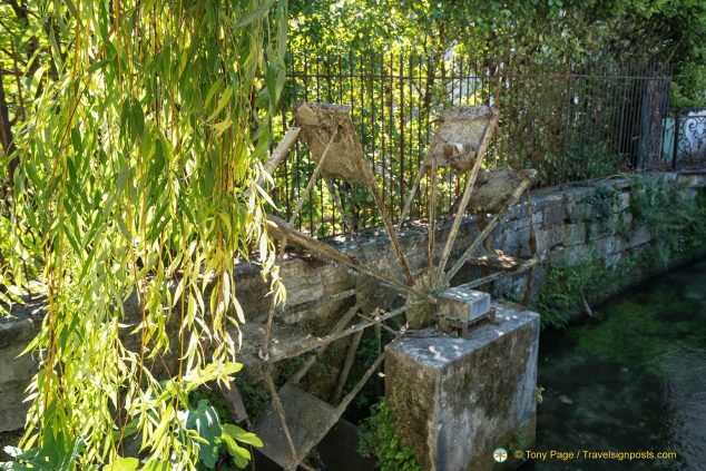 L'Isle-sur-la-Sorgue water wheels
