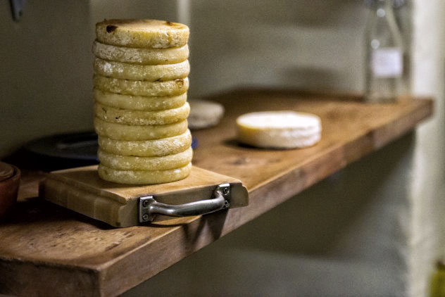 Dessert cheese tower soaked in Moscato d’Asti