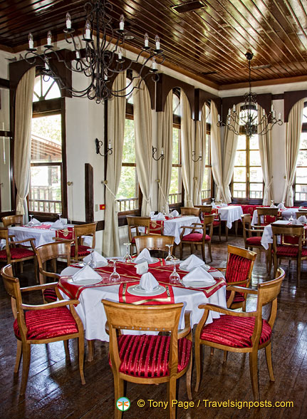 Antalya Ottoman Palace restaurant: Gizli Bahce Konaklari Secret Garden Mansions