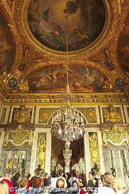 Hall Of Mirrors The Paintings On The Ceiling Illustrate Events
