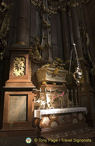The altar to the right is dedicated to St. Benedict but the sarcophagus is empty.
[Abbey Church - Melk Benedictine Abbey - Aust