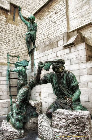 Statue of builders of Antwerp Cathedral