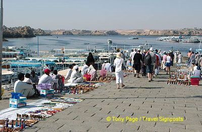 The jetty to our motorized boat - lined with Nubian traders selling their crafts.

[Aswan - Egypt]