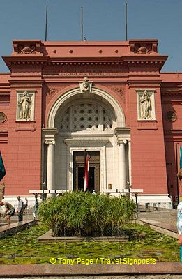 To have a good viewing of all the exhibits, one would need to spend a couple of days here.
[Egyptian Museum - Cairo - Egypt]