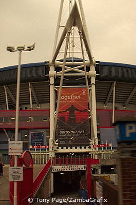 The Millenium Stadium opened in 1999 and hosted the Rugby World Cup
[Cardiff - Wales]