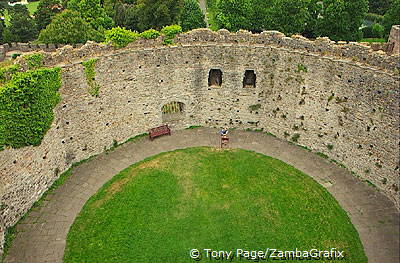 It landed in the hands of John Stuart, son of the Earl of Bute in 1766
[Cardiff Castle - Cardiff - Wales]