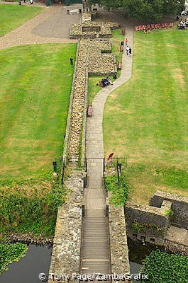Path leading to the Norman keep
[Cardiff Castle - Cardiff - Wales]